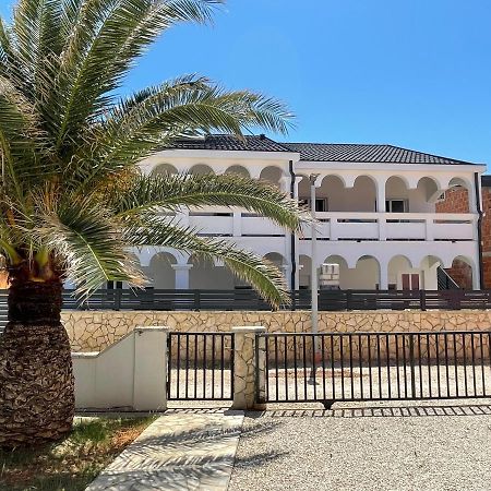 Apartmenthouse Ines Vir Exteriör bild