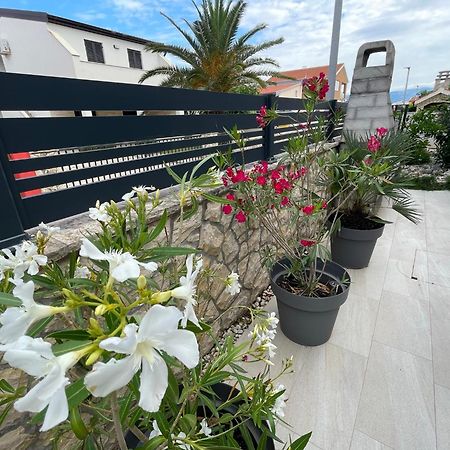 Apartmenthouse Ines Vir Exteriör bild