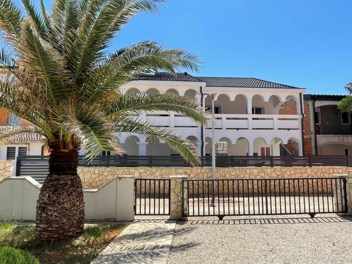 Apartmenthouse Ines Vir Exteriör bild