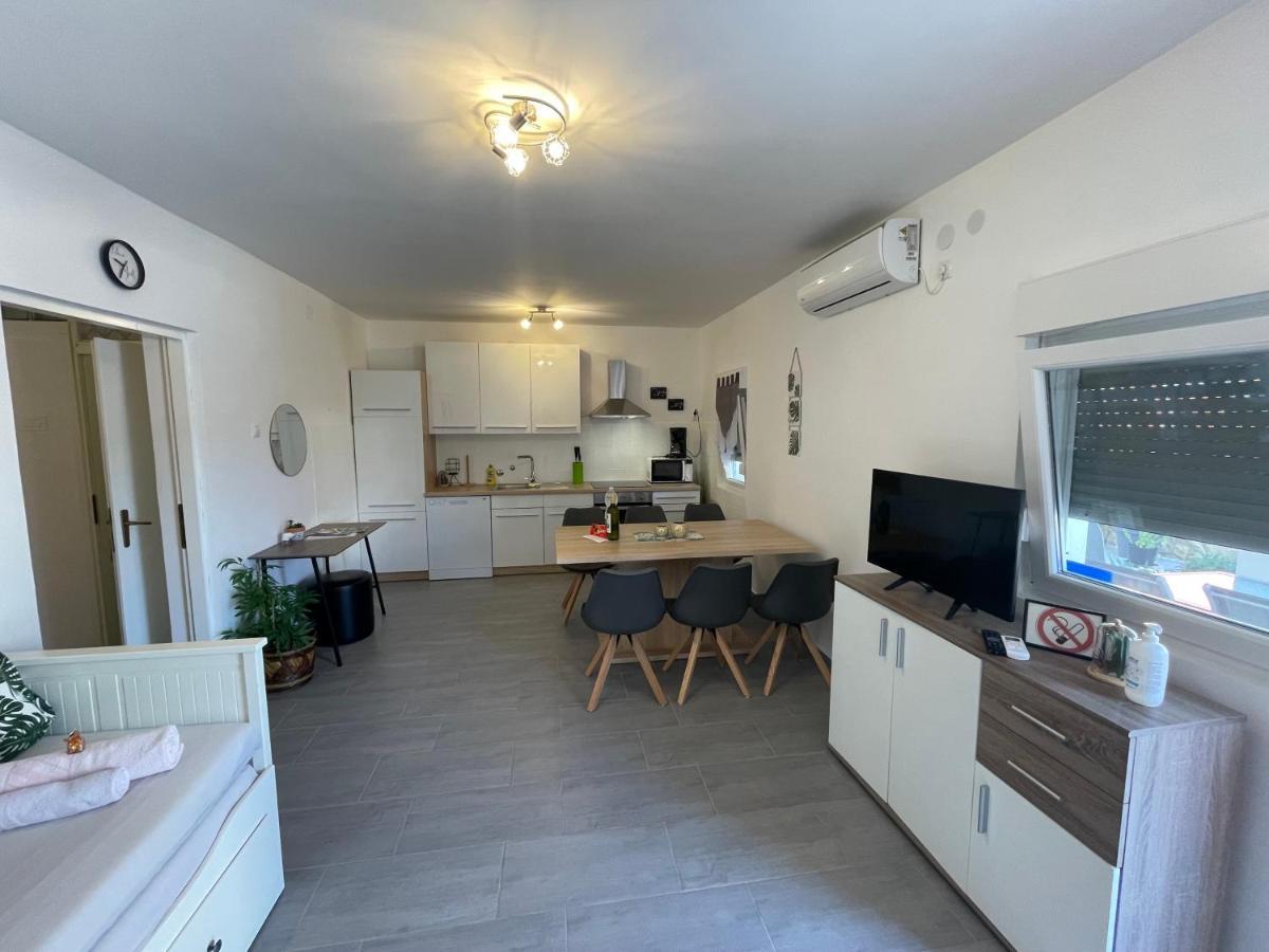 Apartmenthouse Ines Vir Exteriör bild