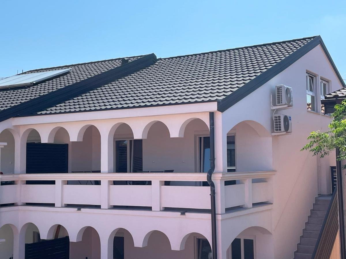 Apartmenthouse Ines Vir Exteriör bild