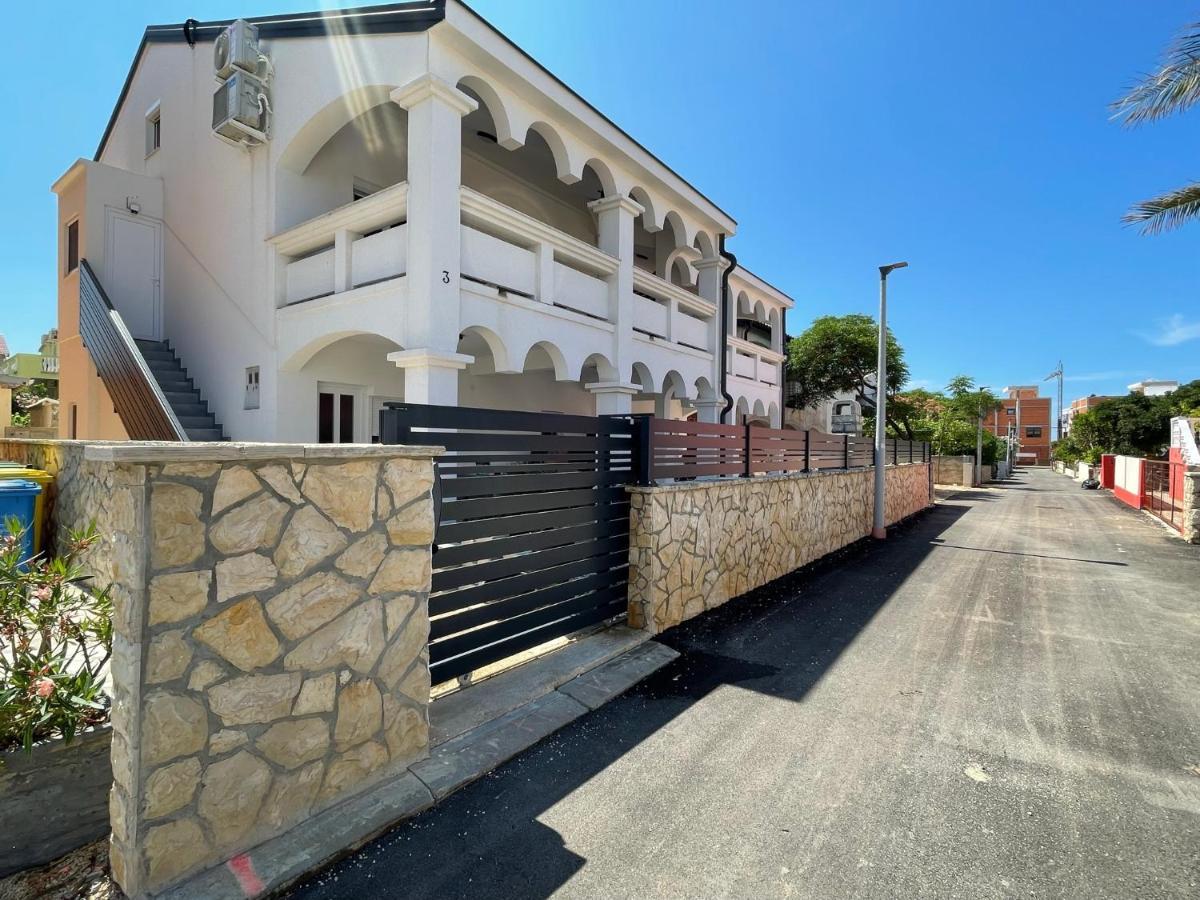 Apartmenthouse Ines Vir Exteriör bild
