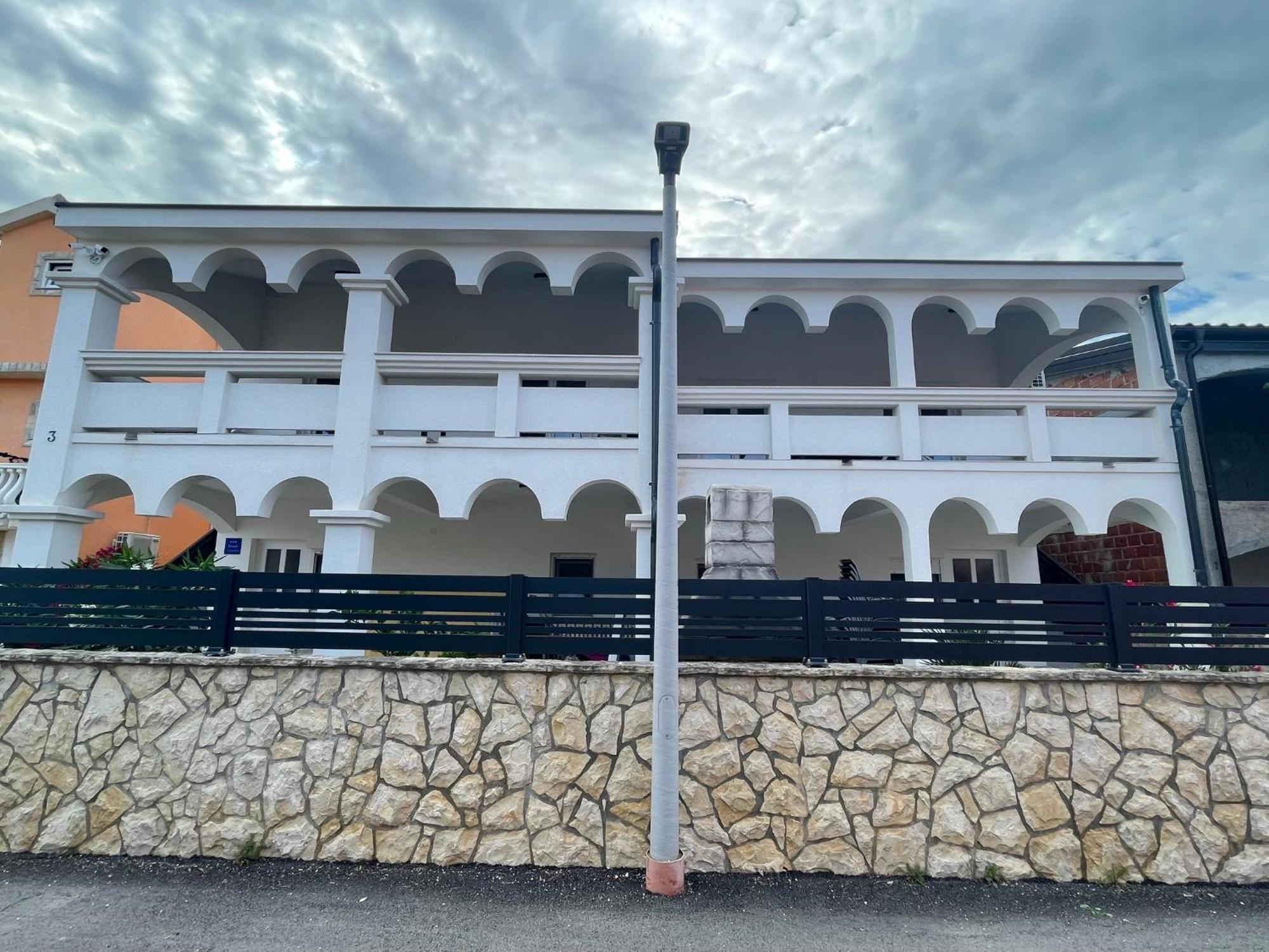 Apartmenthouse Ines Vir Exteriör bild