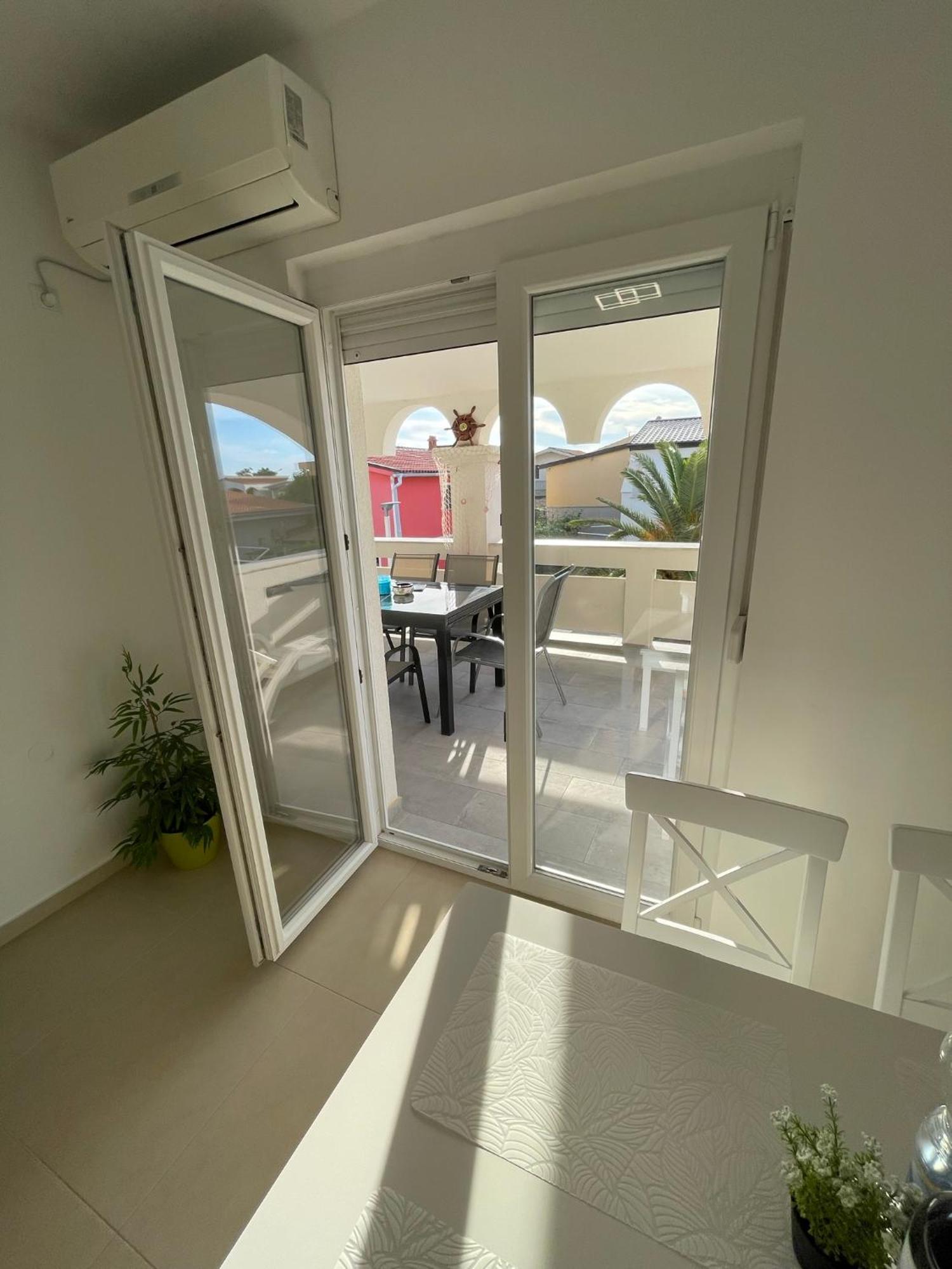 Apartmenthouse Ines Vir Exteriör bild